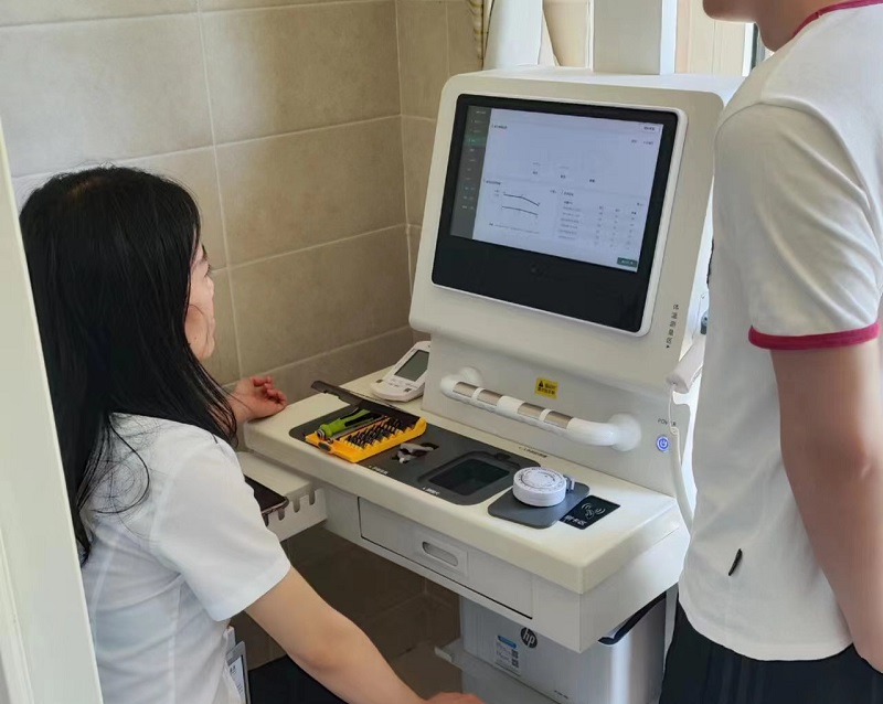 多參數(shù)健康檢測一體機是如何實現(xiàn)健康監(jiān)測的？