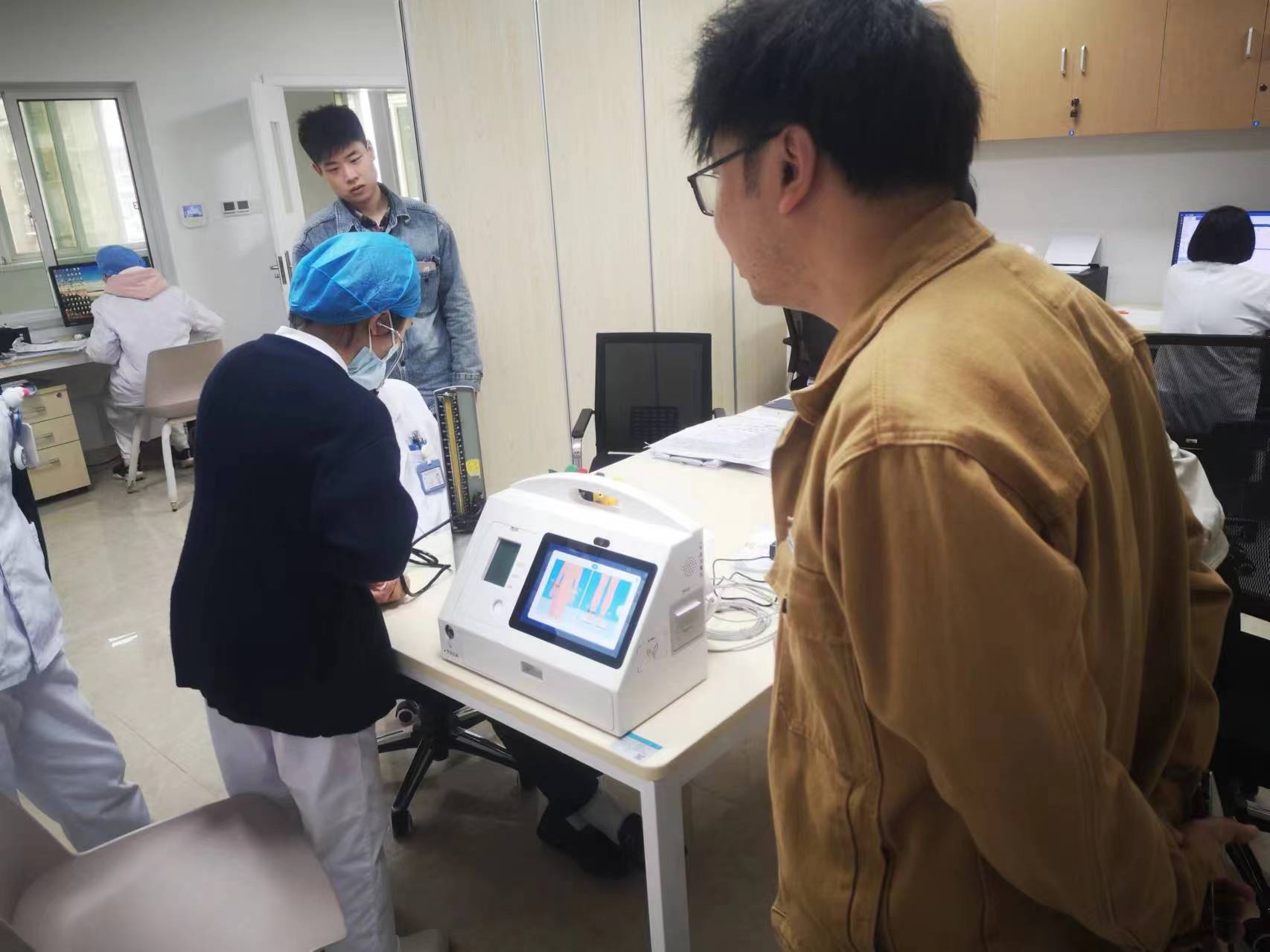 崗前體檢一體機為礦場工人健康領(lǐng)航把關(guān) 崗前體檢一體機為礦場工人健康領(lǐng)航把關(guān)